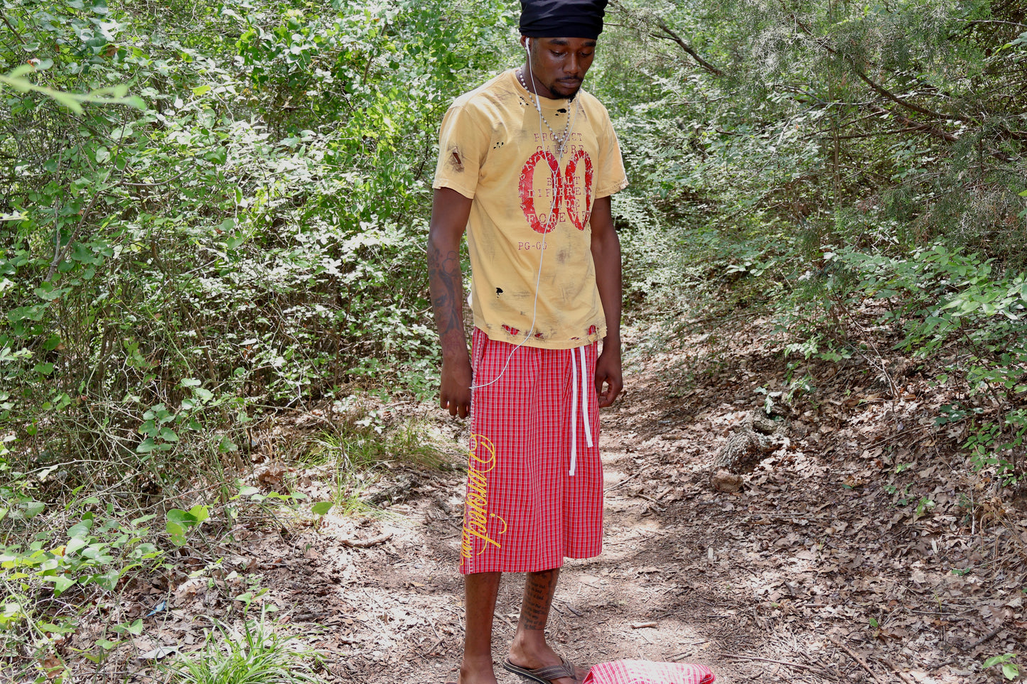 RED 3/4 PLAID SHORTS