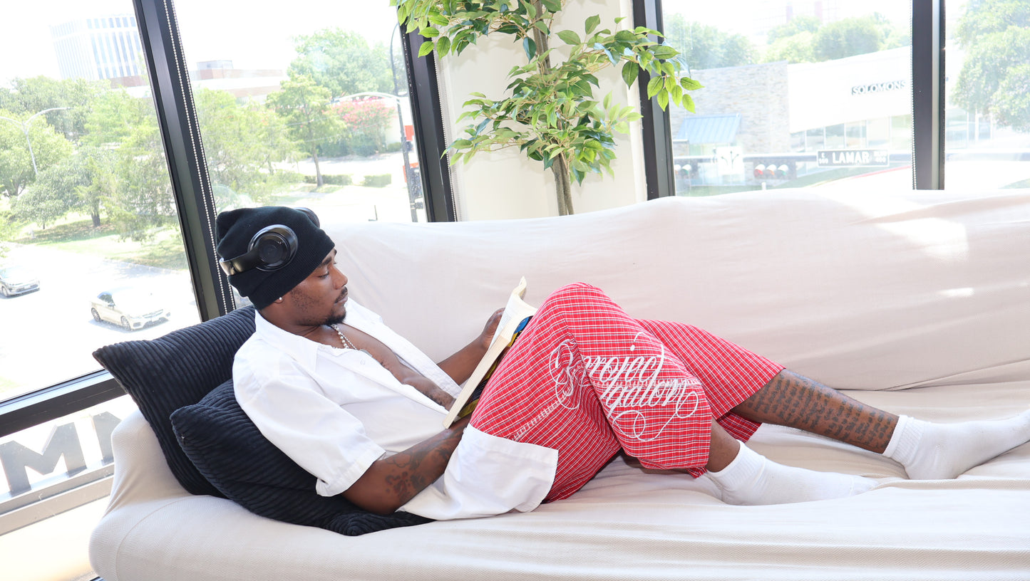 RED 3/4 PLAID SHORTS